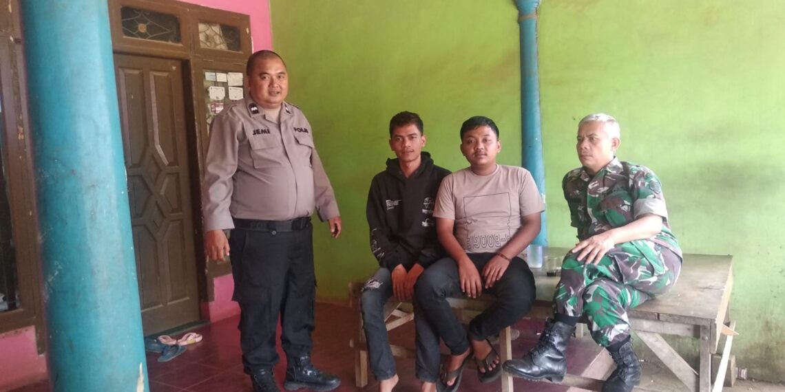 Bhabinkamtibmas Polsek Gunungguruh dan Bhabinsa melaksanakan sambang masyarakat