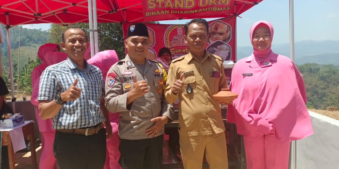 Bhabinkamtibmas Desa Cikurutug Polsek Cireunghas Polres Sukabumi Kota Membentuk dan Membina Kelompok UKM di Bidang Kuliner Dengan Slogan“UKM Beraksi Ekonomi Presisi”