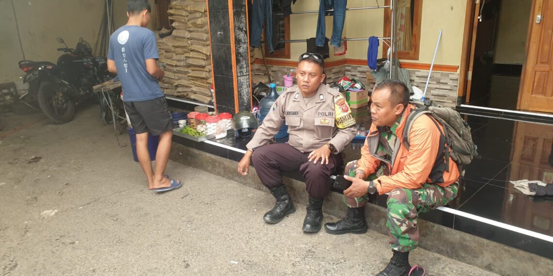 Bhabinkamtibmas dan Babinsa Sambangi Warga di Desa Binaan