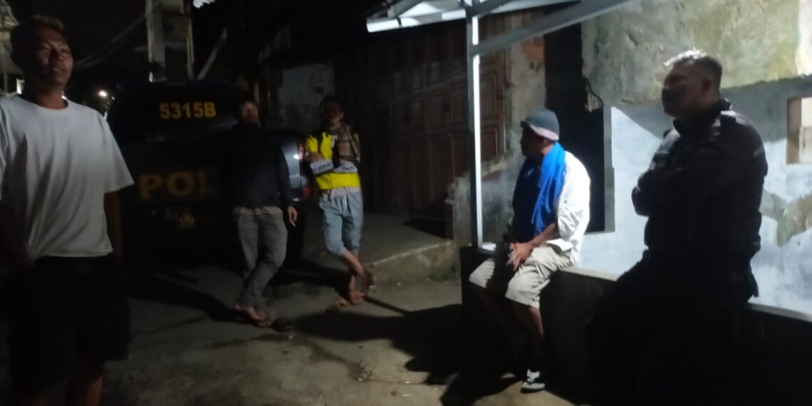Anggota piket polsek kadudampit laksanakan Patroli Malam Antisipasi Gangguan Kamtibmas