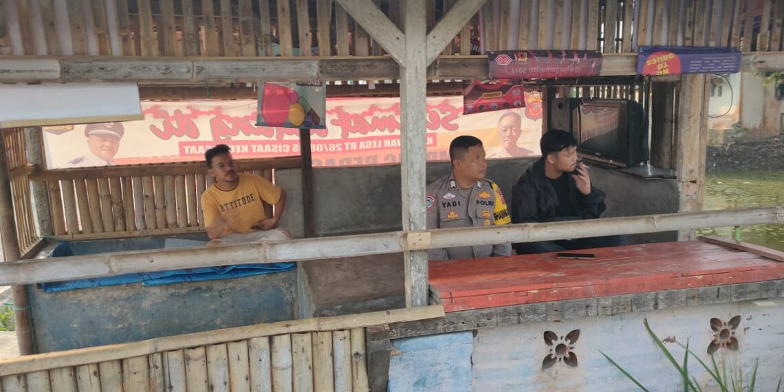 Personel Polsek Cisaat Menggelar Penyuluhan Sosialisasi Kepada Warga Masyarakat Tentang Kampung Bebas Narkoba