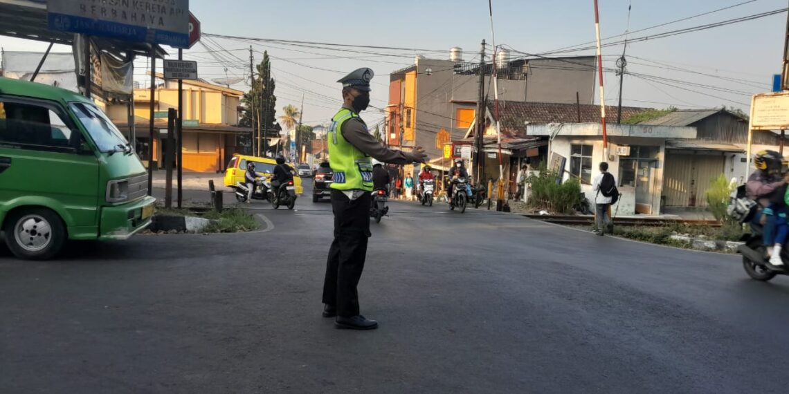 Polsek Warudoyong Gatur Lalu lintas pagi, Bentuk Pelayanan kepada Masyarakat guna terciptanya Kamseltibcar Lantas