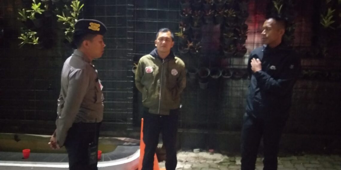 Patroli Dialogis Malam Hari, Upaya Personel Polsek Gunungpuyuh Cegah Gangguan Kamtibmas