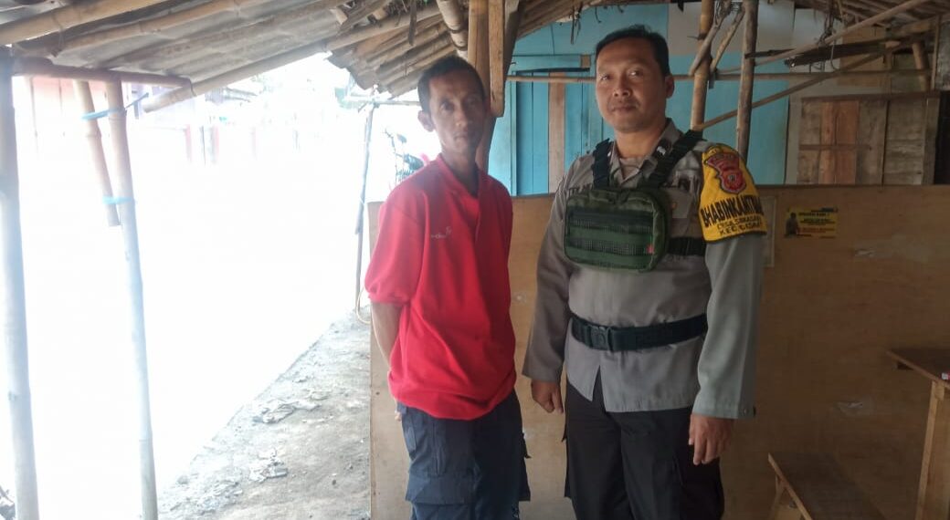 Silaturahmi Kamtibmas Bhabinkamtibmas Polsek Cisaat Sambangi warganya