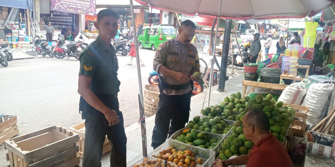 Datangi Warga Langsung, Babinkamtibmas Berikan Himbauan Gukamtibmas