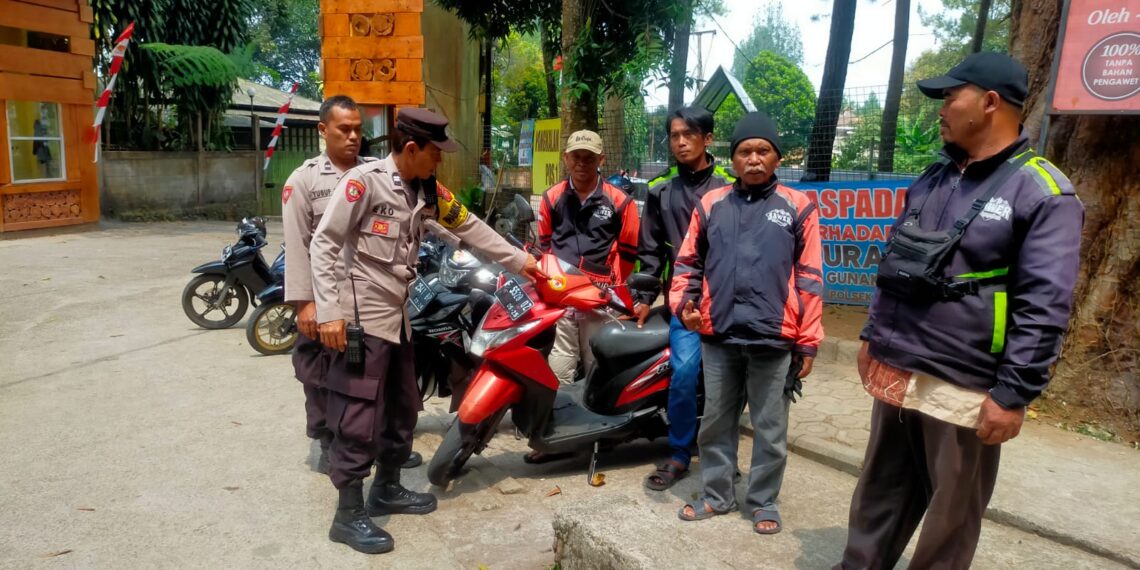 Anggota Polsek kadudampit Lakukan Patroli ke tempat wisata situ gunung
