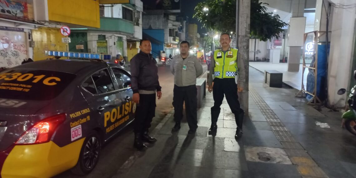 Unit Samapta Polsek Cikole Laksanakan Giat Patroli Pantau Situasi Di Wilayahnya