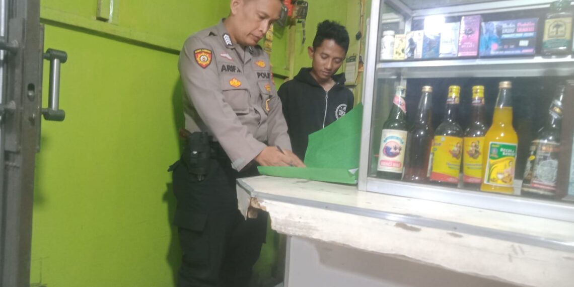 Cegah Peredaran Miras, Polsek Cisaat Laksanakan Razia Miras