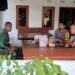 Sinergitas TNI – POLRI, Bhabinsa Bersama Bhabinkamtibmas Polsek Sukalarang Laksanakan Giat Sambang