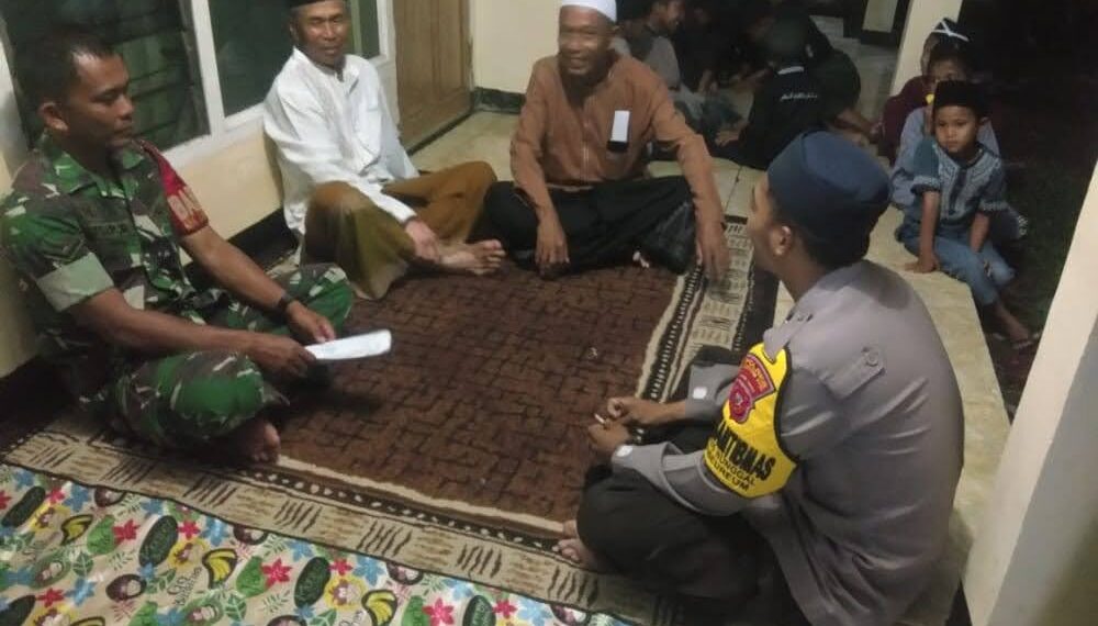 Sinegritas TNI POLRI Ciptakan Situasi Aman Dan Kondusif Bhabinkamtibmas dan Babinsa Polsek Cibeureum Sambangi Warga binaan dan Pererat Silaturahmi