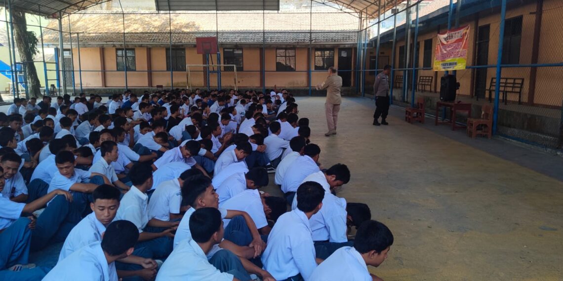 Polsek Cisaat berikan Penyuluhan Bahaya Narkoba Kepada Siswa SMK Teknika