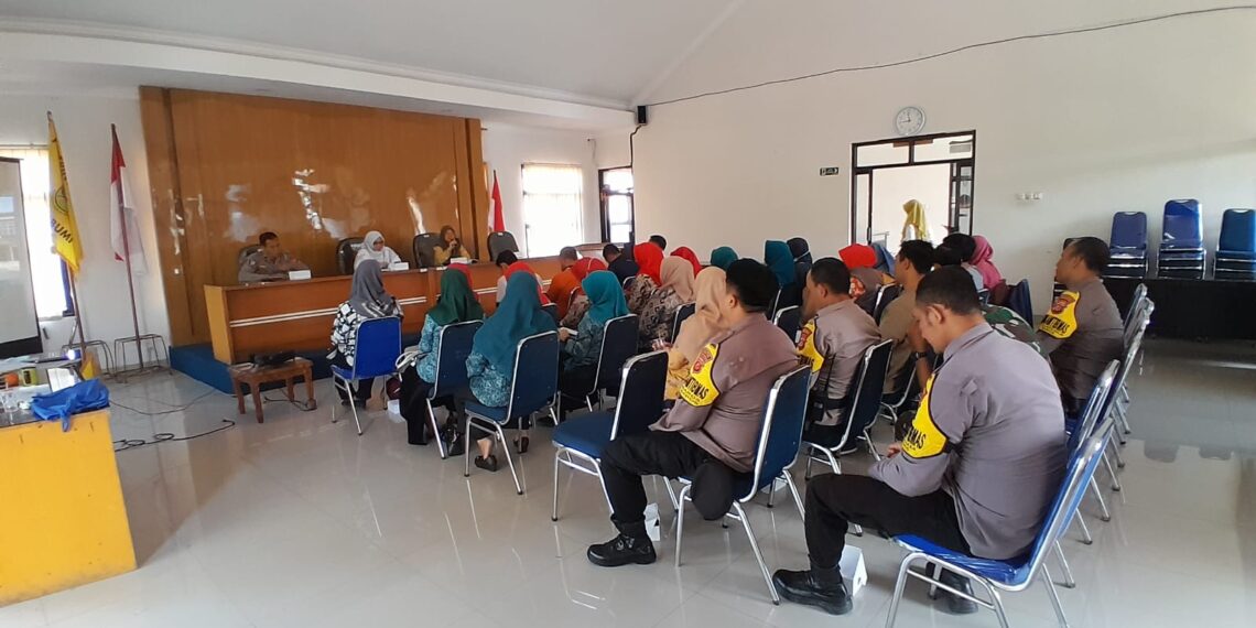 Polsek Baros bersama unsur Muspika Kecamatan Baros mengikuti kegiatan lokakarya mini tribulanan ke III