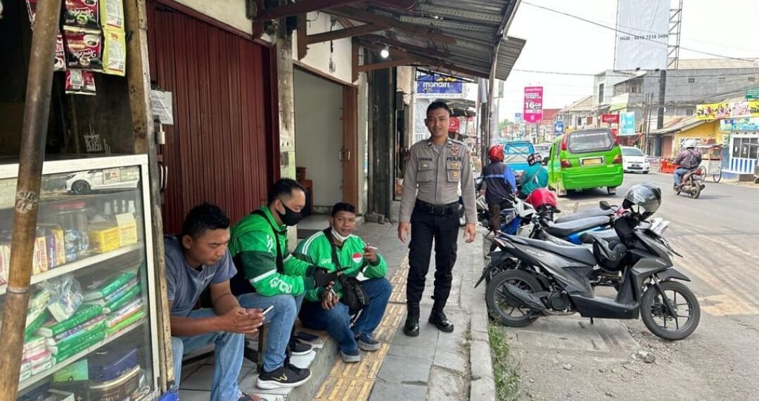 Personil Unit Samapta Polsek Ciaaat Sampaikan Pesan Kamtibmas