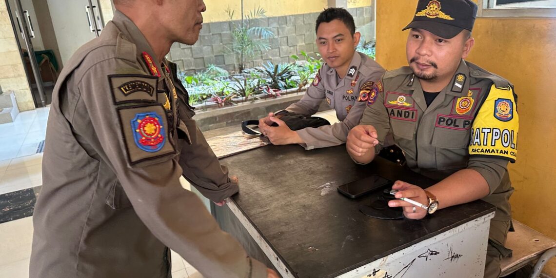 Polsek Cisaat Menyambangi Sat Pol PP Kecamatan Cisaat