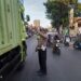Antisipasi Kemacetan, polsek sukalarang Gelar Gatur Pagi Masuk Karyawan Pabrik