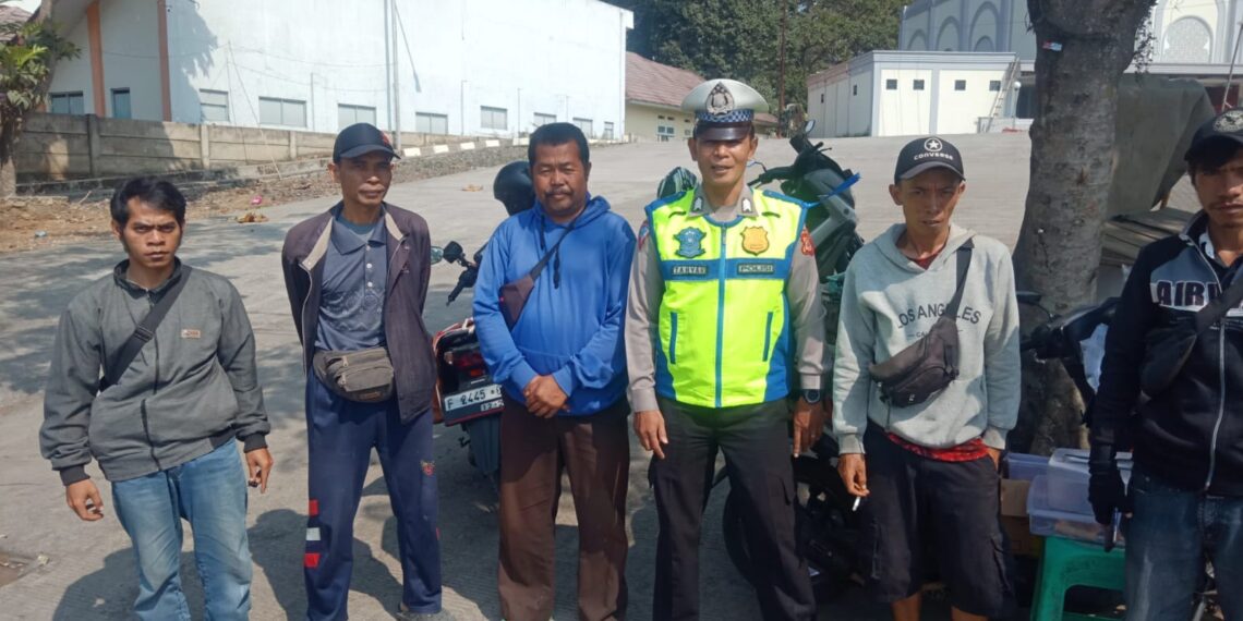 Kegiatan Dikmas Lantas Sosialisasi E-tle Dan Kamsetibcar Lantas Kepada Masyarakat Dalam Rangka OPS Zebra Lodaya 2023