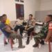 Sinergitas TNI – POLRI, Bhabinsa Bersama Bhabinkamtibmas Polsek Sukalarang Laksanakan Giat Sambang