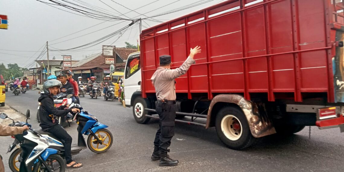 Polsek Lembursitu Gelar Pelayanan Rutin Gatur Pagi Hari