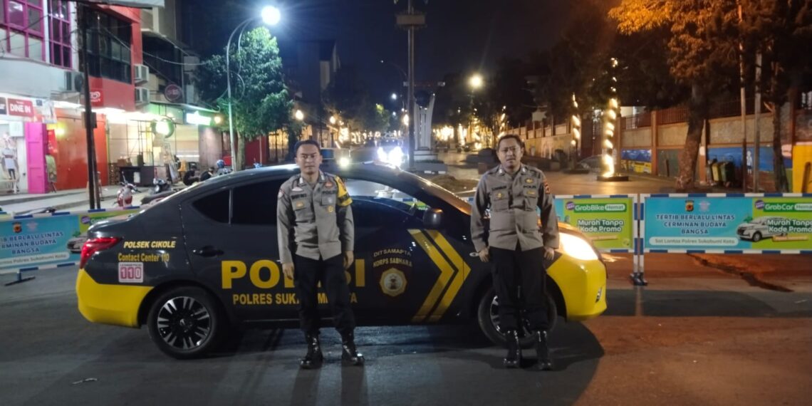 Antisipasi Tindak Kejahatan, Polsek Cikole Laksanakan Patroli Malam