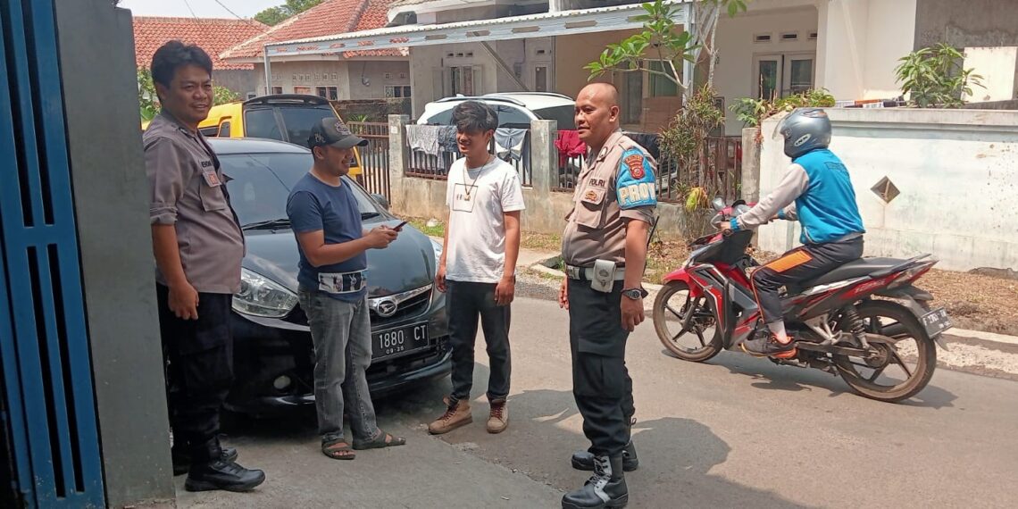 Polsek Citamiang Patroli Dialogis Sambangi Warga.
