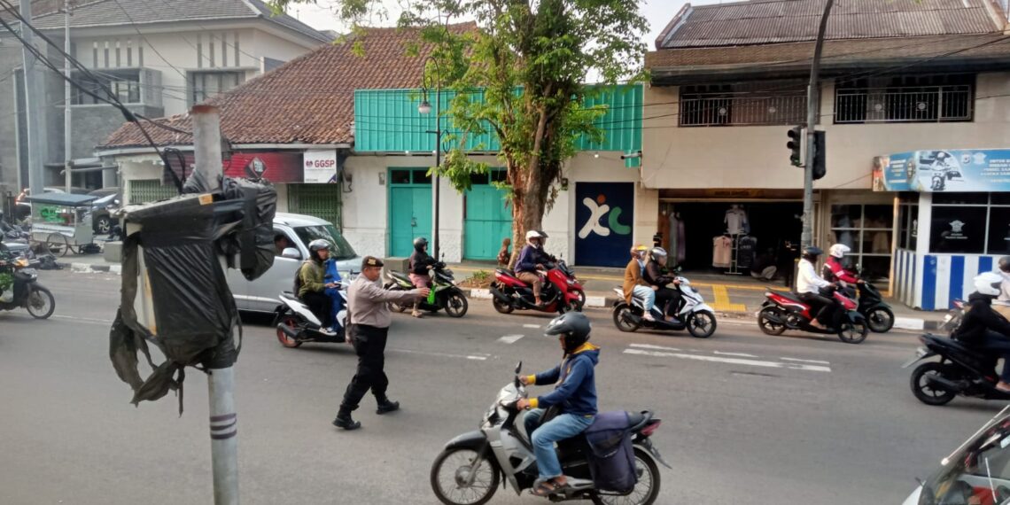 Polsek Gunungpuyuh rutin laksanakan Gatur Pagi, Agar Terciptanya Kamseltibcar Lantas dipagi hari diwilayah hukum Polsek Gunungpuyuh