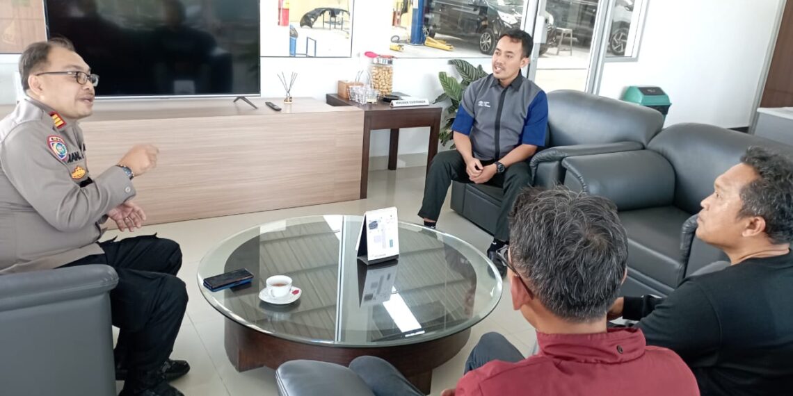 Wujud Nyata Kedekatan POLRI Dengan Warga, Kapolsek Warudoyong Laksanakan Sambang