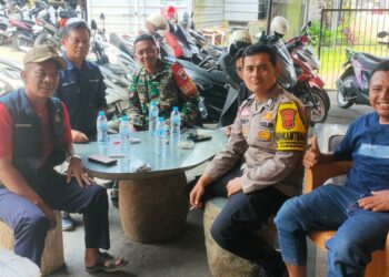 Bhabinkamtibmas bersinergi dengan Babinsa Sambangi Warga dan Berikan Imbauan Kamtibmas