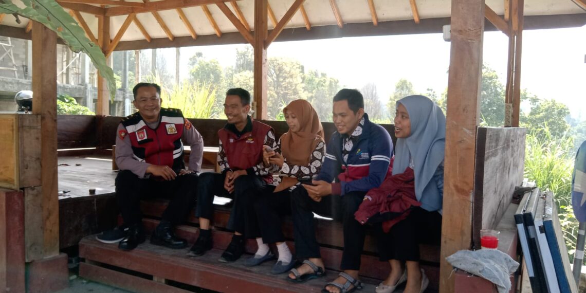 Polsek Kadudampit Sambang Dan Dialogis Ke warga