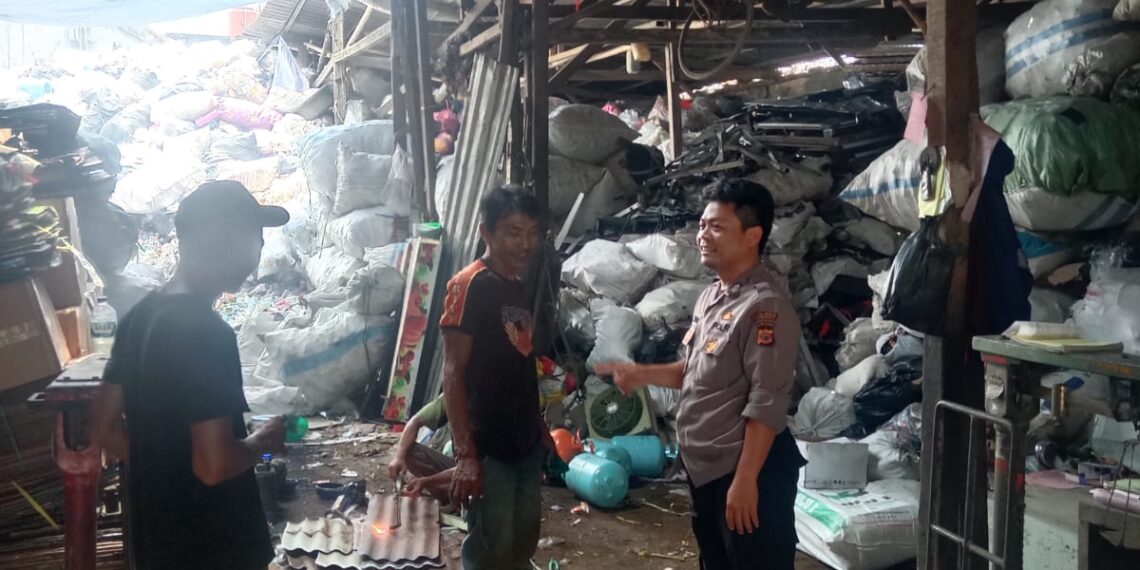 Polsek Citamiang Patroli Dialogis dan Sambangi Warga.