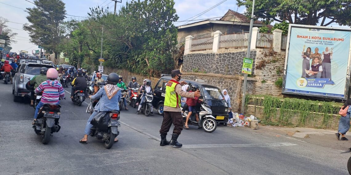 Polsek Citamiang Gatur Pagi Hari Sebagai Bentuk Pelayanan Kepada Masyarakat
