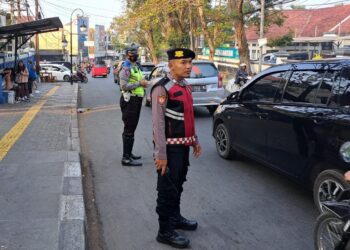 Polsek Cikole Laksanakan Giat Pengaturan