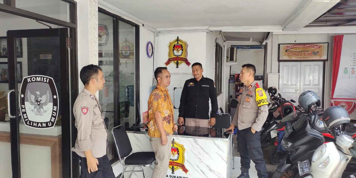 Kapolsek Citamiang Ploting Personil Amankan Gudang Logistik KPU Kota Sukabumi 24 Jam.