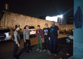 Patroli Dialogis Polsek Gunungpuyuh Sambangi Juru Parkir Cafe, Antisipasi C3 dan Guantibmas Di Wilayah Hukum Polsek Gunungpuyuh