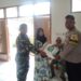 Bhabinkamtibmas Kelurahan Sukakarya Monitoring Pembagian Bansos Beras