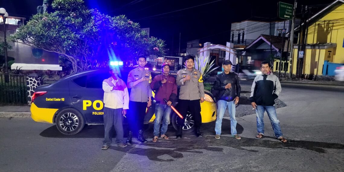 Patroli Strong Point Malam Hari Wujudkan Sitkamtibmas Yang Aman Dan Kondusif