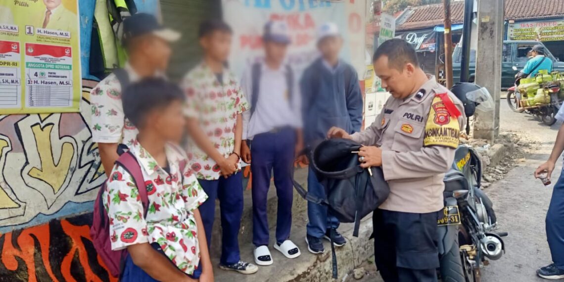 Antisipasi Tawuran Antar Pelajar,Polisi Melakukan Himbauan Kepada Para Pelajar