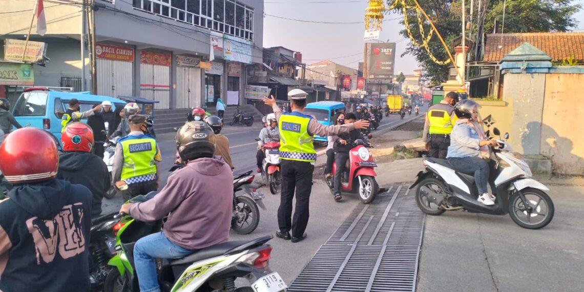 UNIT LANTAS POLSEK SUKALARANG GATUR LALIN PAGI