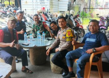 Dekati warga Babinkamtibmas bersinergi dengan Babinsa Sambangi Warga dan Berikan Imbauan Kamtibmas