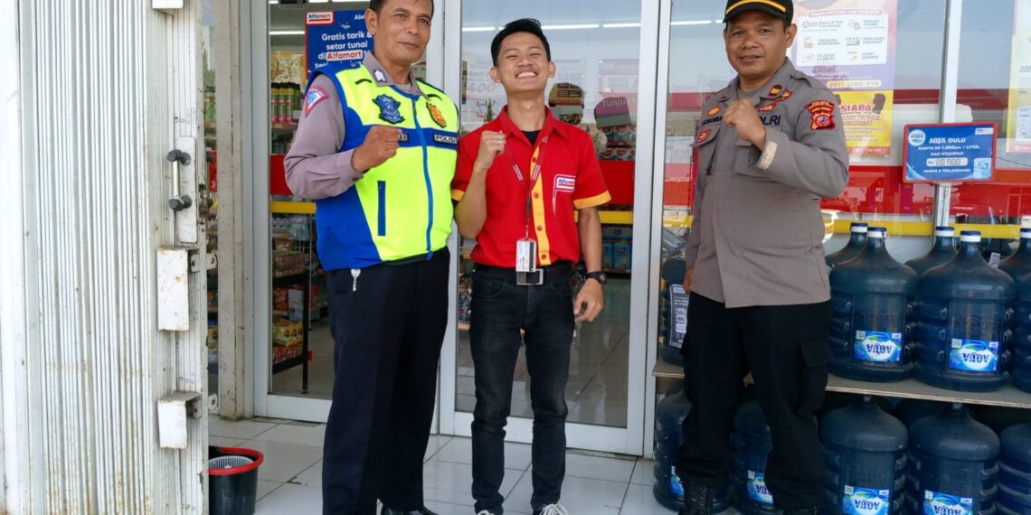 Laksanakan Patroli Dialogis Kanit Samapta Polsek Sukalarang