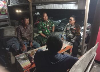 Bhabinkamtibmas Polsek Cibeureum  dengan Babinsa Koramil Baros Melaksanakan kegiatan Pemantauan wilayah bersama sama