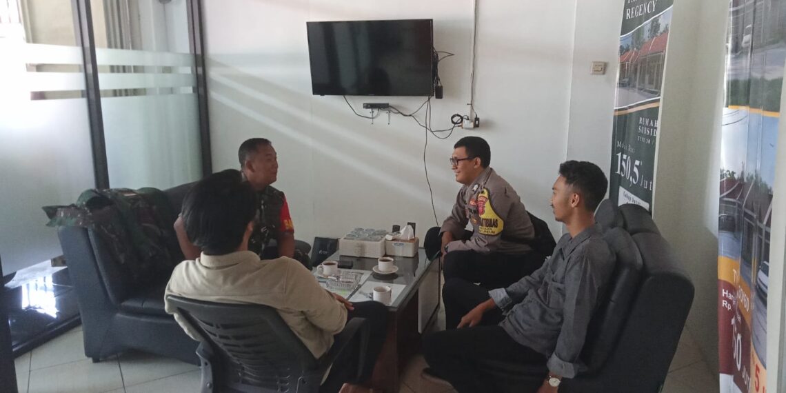 Bhabinkamtibmas Polsek Cibeureum  Bersama Babinsa laksanakan Anjangsana