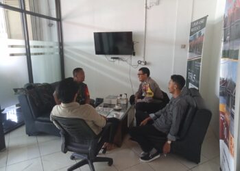 Bhabinkamtibmas Polsek Cibeureum  Bersama Babinsa laksanakan Anjangsana