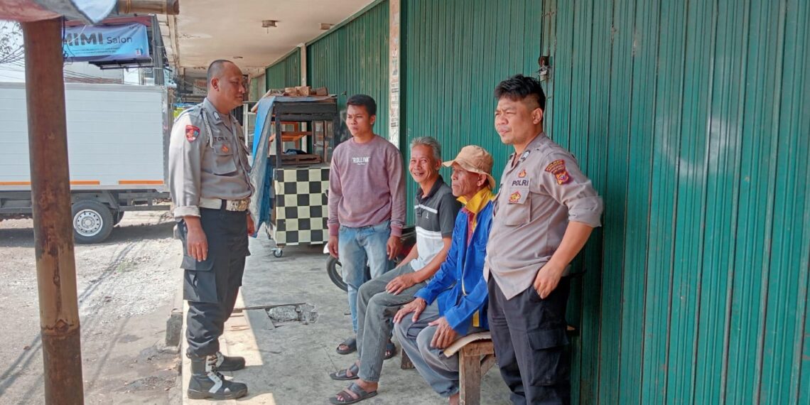 Guna menciptakan keamanan dan kondusif, Polsek Citamiang Patroli Dialogis dan Sambangi Warga.