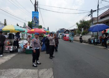 PATROLI POLSEK SUKABUMI LAKSANAKAN GATUR SIANG KURANGI KEMACETAN