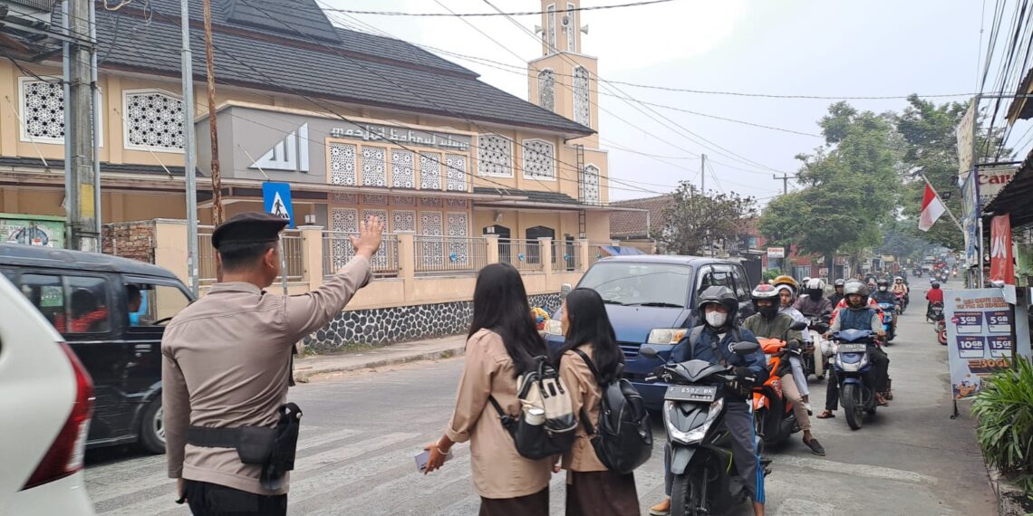 Gatur Pagi Hari Polsek Citamiang Sebagai Bentuk Pelayanan Kepada Masyarakat