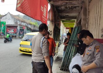 Polsek Citamiang Patroli Dialogis Sambangi Warga.