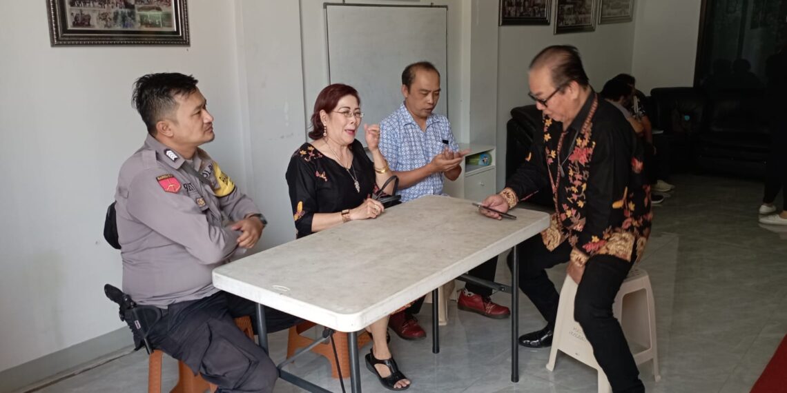 Polsek Kebon Pedes Melakukan Program Minggu Kasih Pengamanan Ibadah Gereja GBI Bhayangkara Minggu 29 Oktober 2023