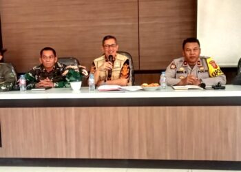 Kapolsek Sukaraja Kompol Dedi Suryadi SE, M.Si menghadiri rapat evaluasi dalam rangka persiapan kegiatan Hari Santri Nasional.