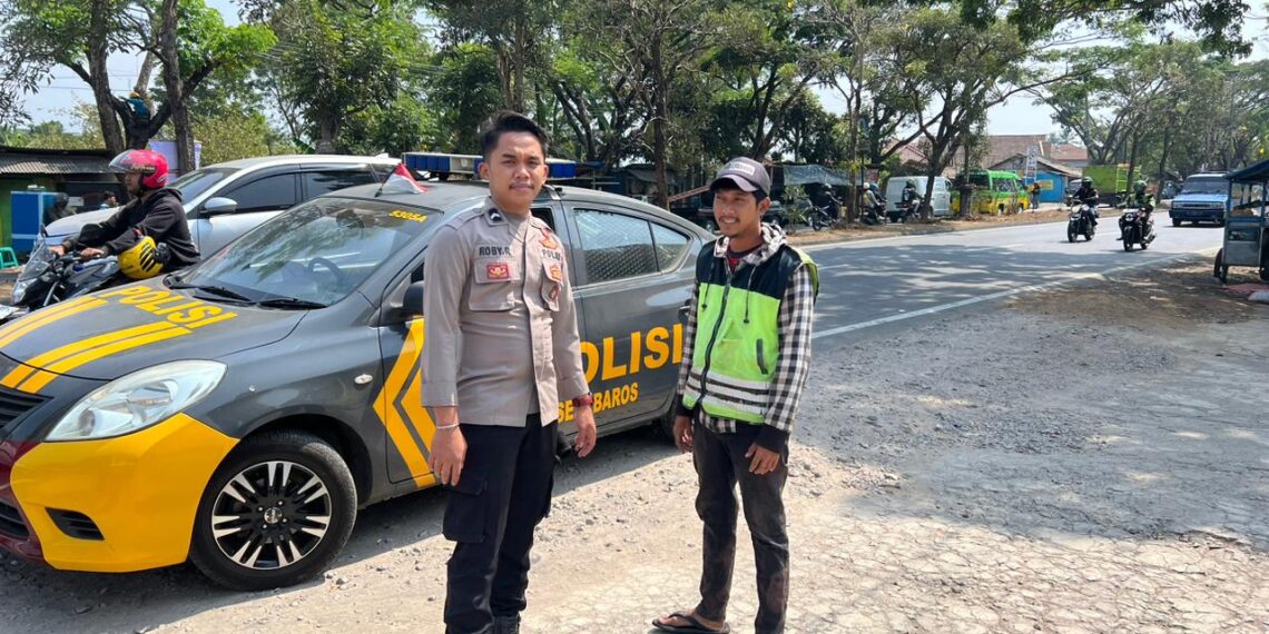 UNIT SAMAPTA POLSEK BAROS PATROLI DIALOGIS DENGAN WARGA DAN BERIKAN HIMBAUAN KAMTIBMAS
