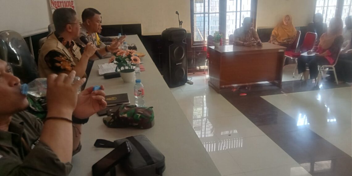 Dalam Rangka Hari Santri Nasional Kapolsek Sukaraja Hadiri Rapat Evaluasi
